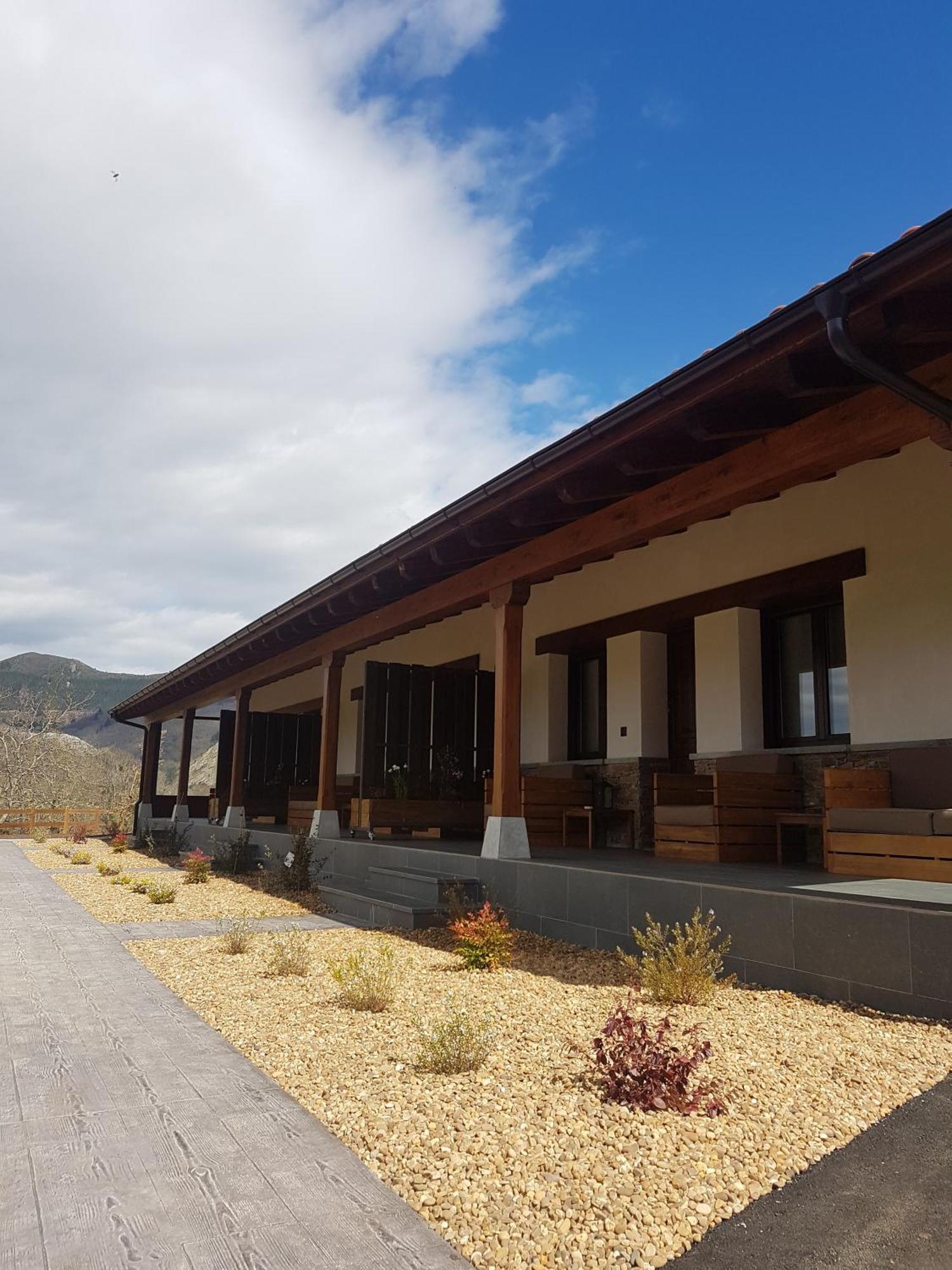 Fuente El Gueeyu Apartment Cangas de Onis Exterior photo