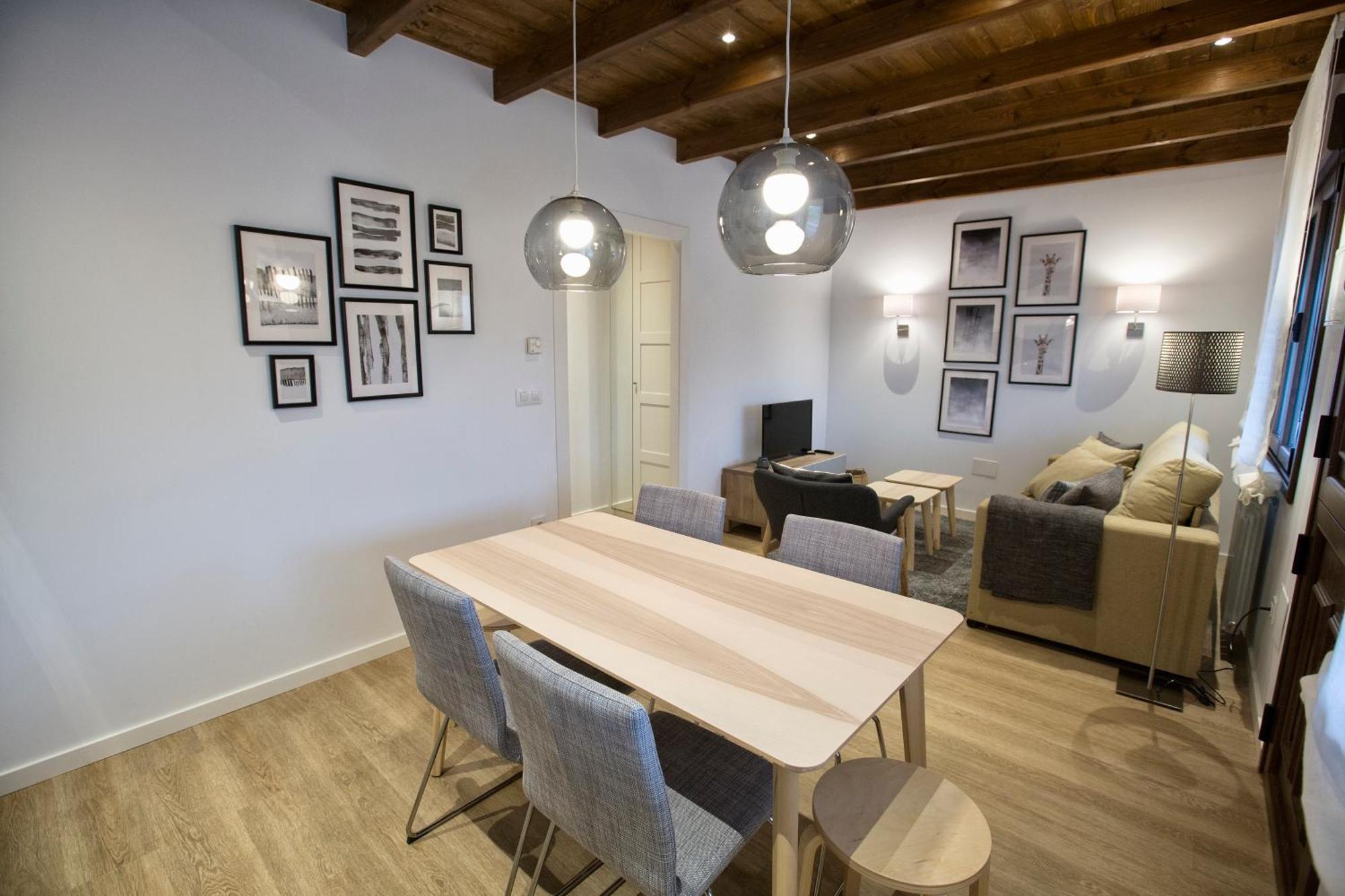 Fuente El Gueeyu Apartment Cangas de Onis Exterior photo